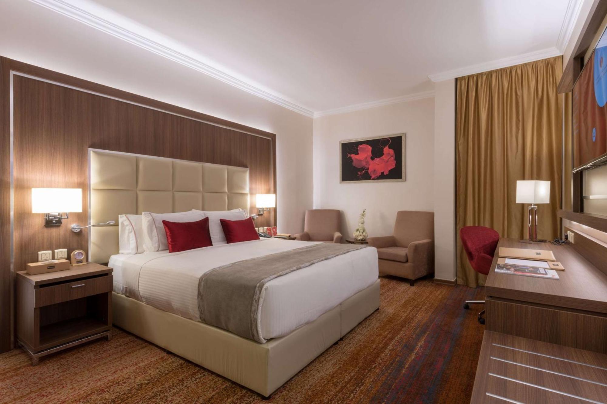Hotel Ramada By Wyndham Continental Yidda Exterior foto