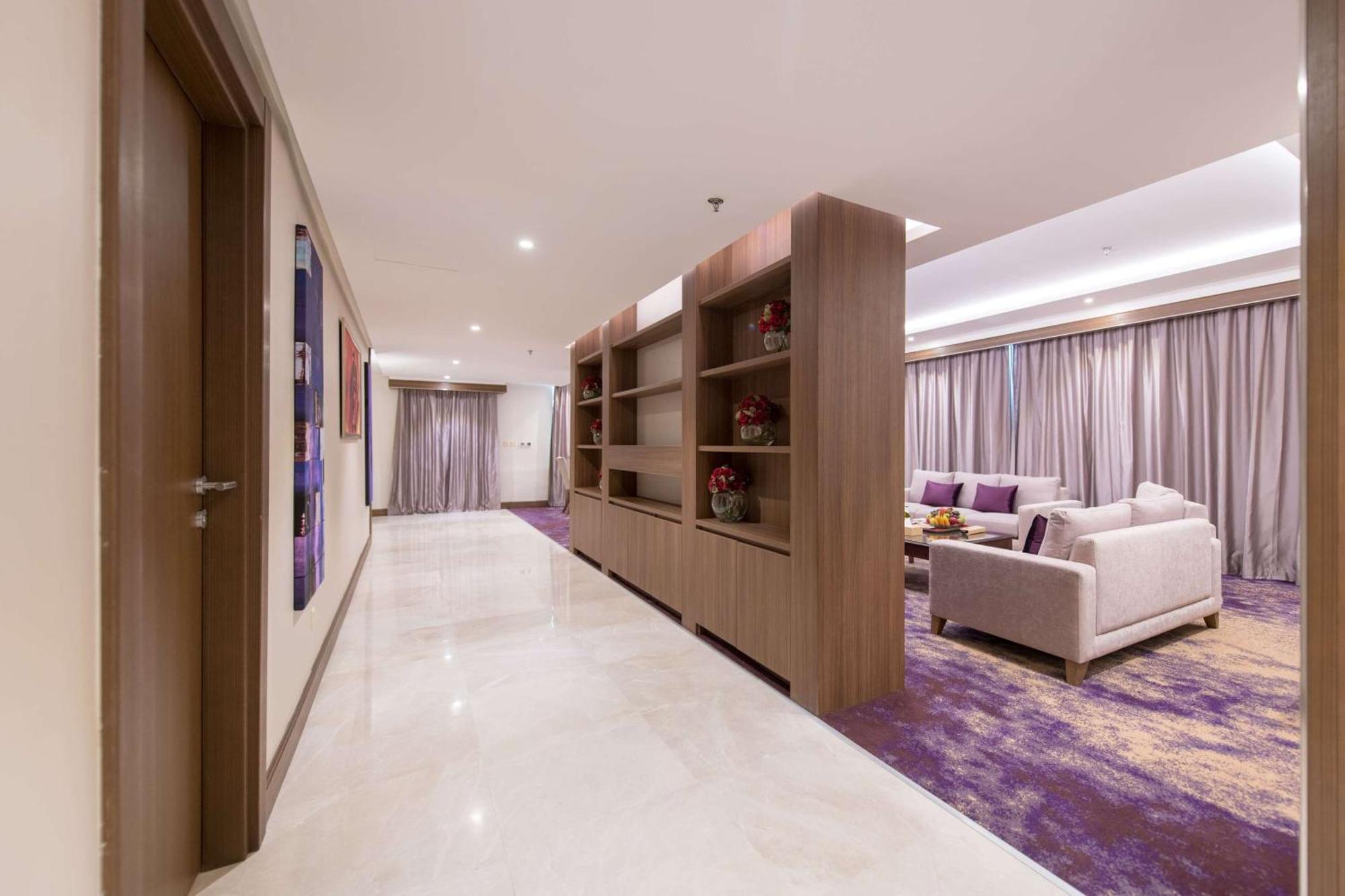 Hotel Ramada By Wyndham Continental Yidda Exterior foto